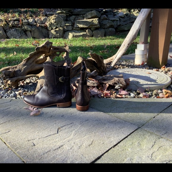 UGG Expresso Leather Finnegan W 10. Great Condition - Picture 8 of 12